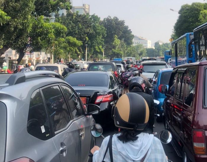 kemacetan pada saat PPKM Darurat di Jakarta memasuki hari ketiga.