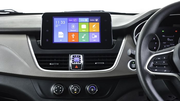 Cortez CT type S dilengkapi dengan beragam fasilitas, meliputi One Push Start Stop Button, Advanced 8&rdquo; Entertaiment System, dan Audio Steering and Call Button.