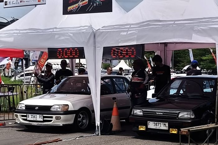 Acara Jambore Starlet diisi dengan drag race