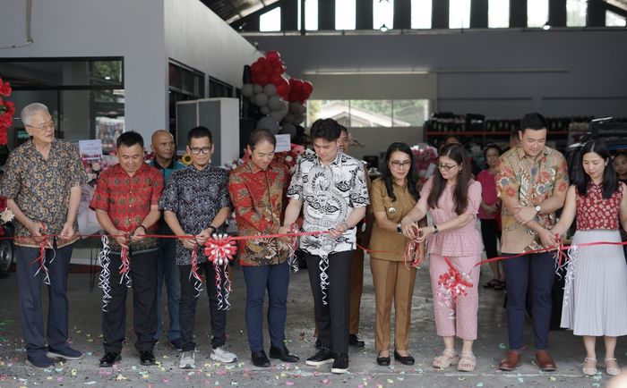 Seremoni peresmian Toko Model (TOMO) Autoprima Care&nbsp;Paniki Dua