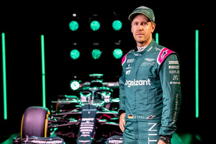Setelah terpuruk tahun lalu, Sebastian Vettel berjanji kembali bangkit bersama tim Aston Martin di F1 2021