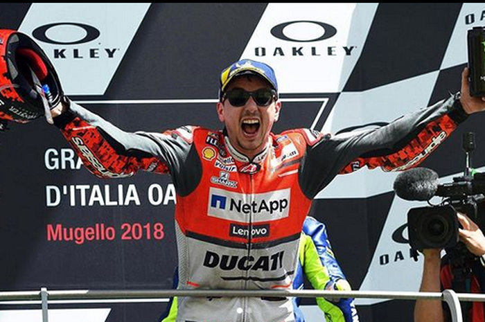 Jorge Lorenzo kala masih berseragam Ducati.