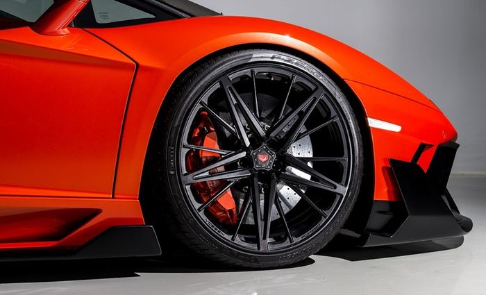 Modifikasi Lamborghini Aventador pasang pelek Vossen RM