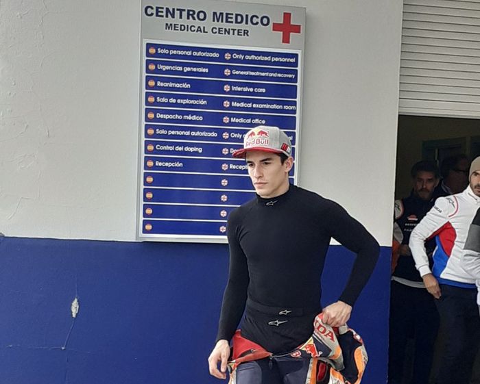 Usai pemeriksaan medis, Marquez dinyatakan tak ada cedera yang terlalu serius dan bisa melanjutkan sesi tes MotoGP Jerez