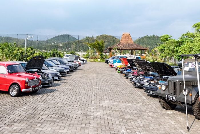 Deretan mobil yang memeriahkan Wonogiri Bhayangkara Autoshow .