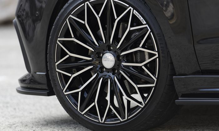 Tampilan pelek Mercedes-Benz V-Class hasil modifikasi Wald