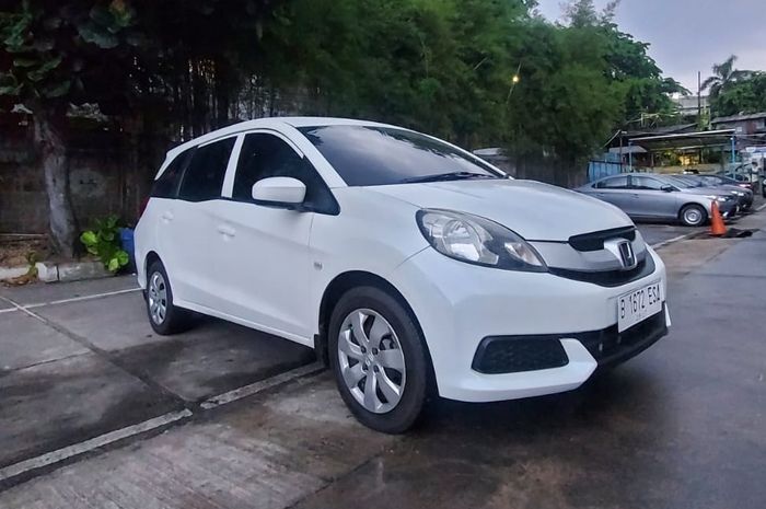 Mobil Bekas Honda Mobilio 