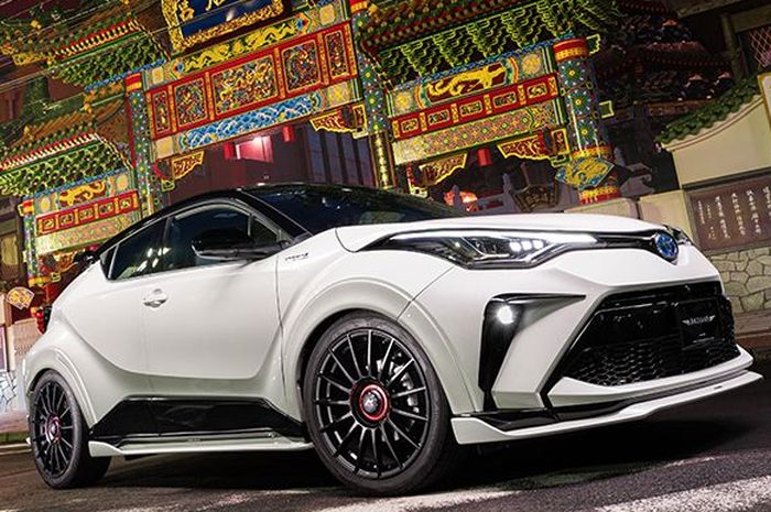 Tampilan depan Toyota C-HR pakai body kit Artisan Spirits