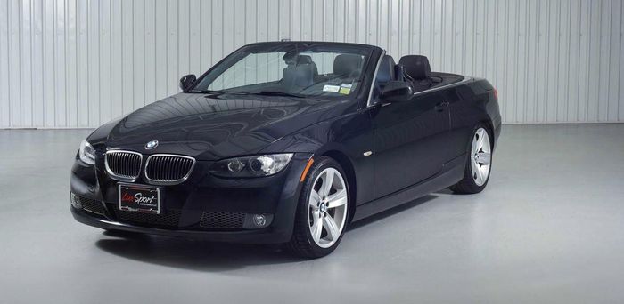 Ilustrasi. BMW 335 CI 2010
