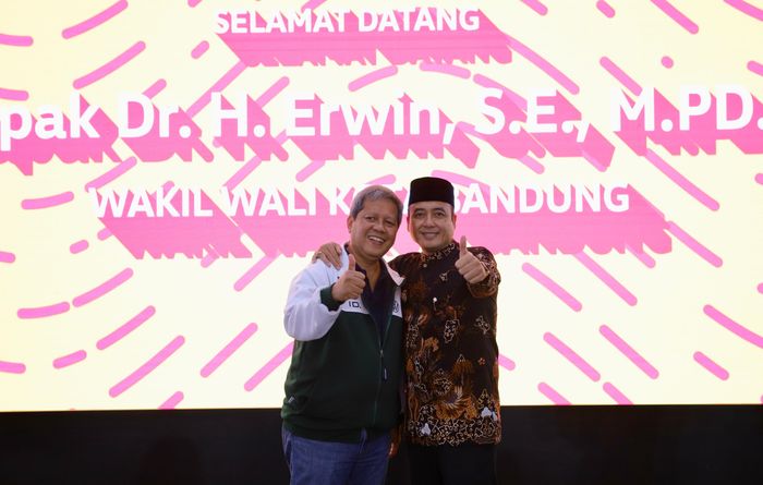 Momentum perayaan ini juga turut diapresiasi dan dihadiri oleh Dr. H. Erwin Affandi, S.E, M.Pd, Wakil Wali Kota Bandung