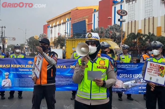 Operasi Zebra Jaya 2023 di SGC, Cikarang Kabupaten Bekasi yang dipimpin KBO Satlantas Polres Metro Bekasi, AKP Aliyani