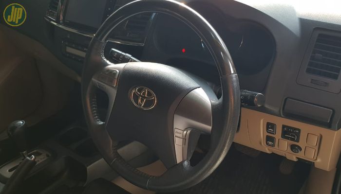 Interior Fortuner VNT TRD