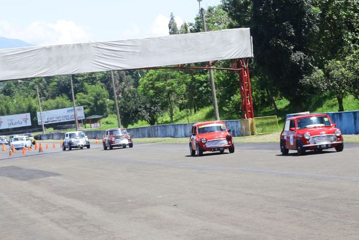 Peserta Coopret Track Day dibagi dalam 5 kelompok agar lebih mudah dan aman dalam menikmati track day.