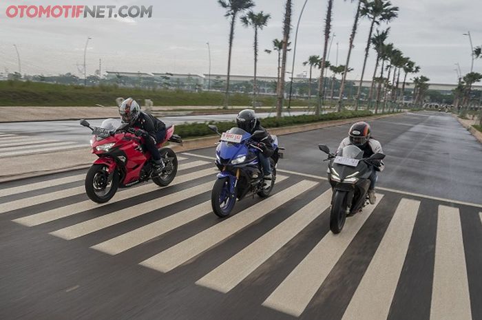 Komparasi New Yamaha YZF-R25, New Kawasaki Ninja 250, Honda CBR250RR Dengan Parameter Lengkap,Siapa Juaranya? 