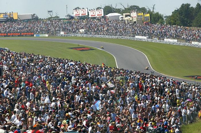 Sirkuit Donington Park di kota Leicester, Inggris