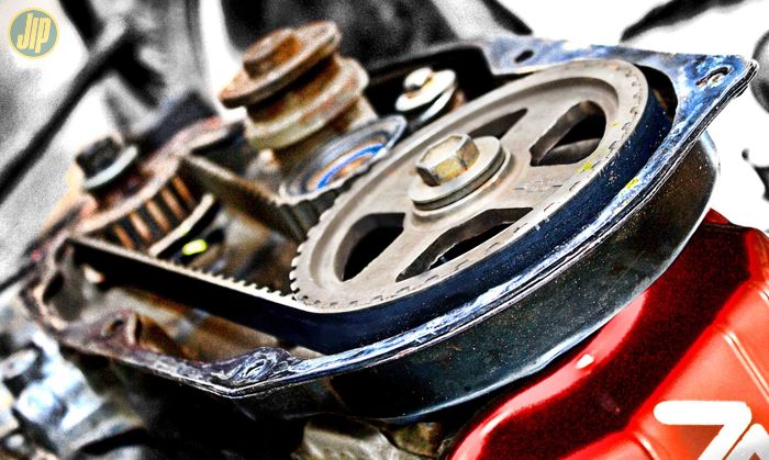 Saat mengganti timing belt Suzuki Jimny, wajib perhatikan tahun produksinya. Ada dua macam timing belt. 