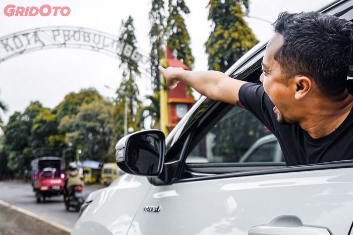Tim Single Tank Challenge bersama Toyota Kijang Innova Zenix Hybrid telah sampai di Probolinggo, Jawa Timur
