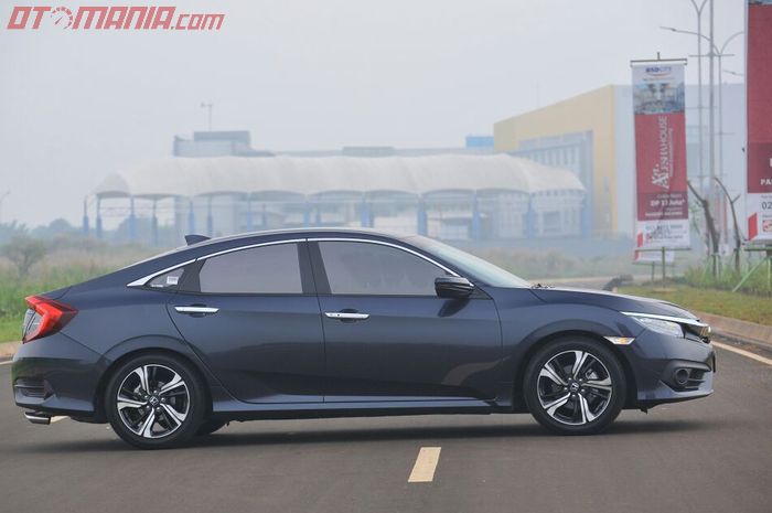 Honda Civic Turbo Sedan banyak peminatnya