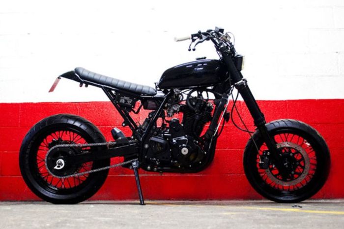 Suzuki DR650 &ldquo;The Arsenale&rdquo;, tracker custom besutan Blitz MC