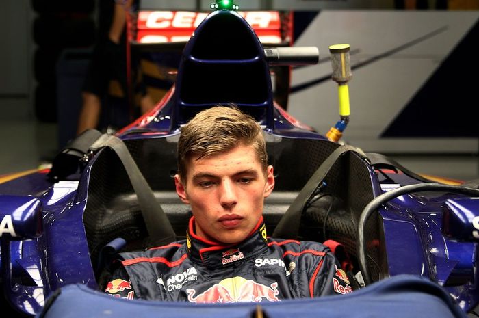 Max Verstappen memulai debutnya di F1 dengan mengikuti sesi latihan bebas pertama F1 Jepang 2014 di sirkuit Suzuka
