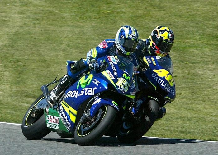 Salah satu kegagalan Sete Gibernau ketika bersaing sengit dengan Valentino Rossi untuk finis pertama pada balapan MotoGP Spanyol 2005