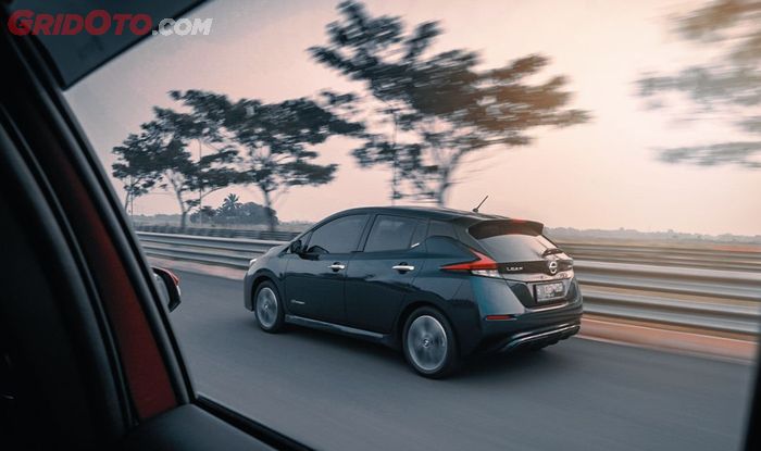 Mobil listrik Nissan Leaf lebih kencang dari Hyundai Ioniq