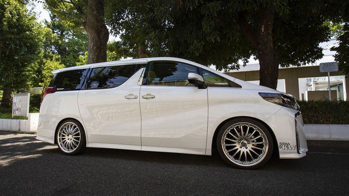 Toyota Alphard pasang coilover lansiran KW v3