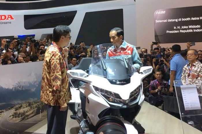 Presiden Joko Widodo kepincut dengan moge Honda Gold Wing