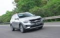 Kia Seltos Vs Wuling Almaz, Lebih Kencang Dan Irit Yang Mana?