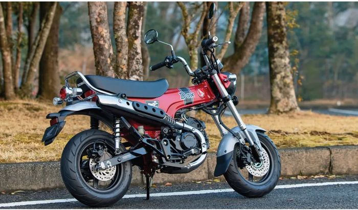 Honda ST125 Dax