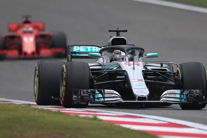 Lewis Hamilton nggak habis pikir Ferrari bisa begitu kencang di kualifikasi GP F1 China, (14/4/2018)