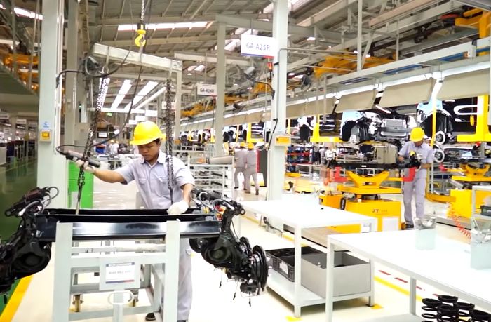 Pabrik DFSK yang berada di Cikande, Serang, Banten dengan status salah satu pabrik otomotif tercanggih dan modern yang dimiliki oleh Indonesia