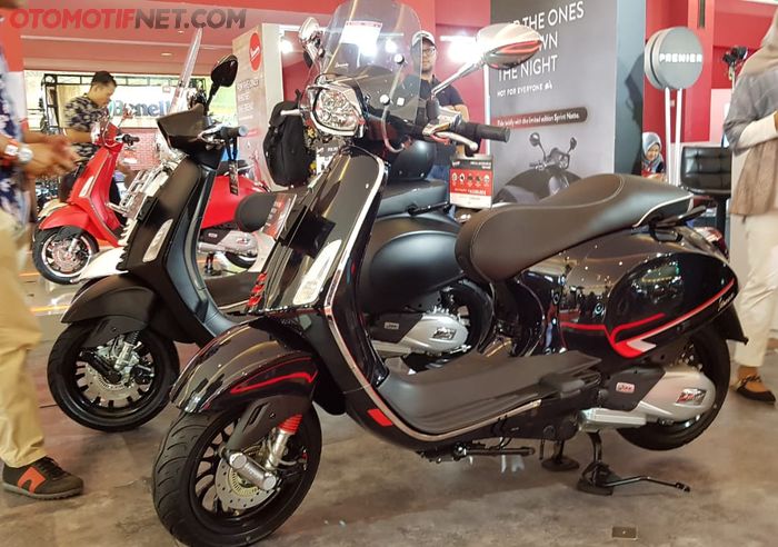 Vespa Sprint S dan Sprint Notte Limited di IIMS 2019