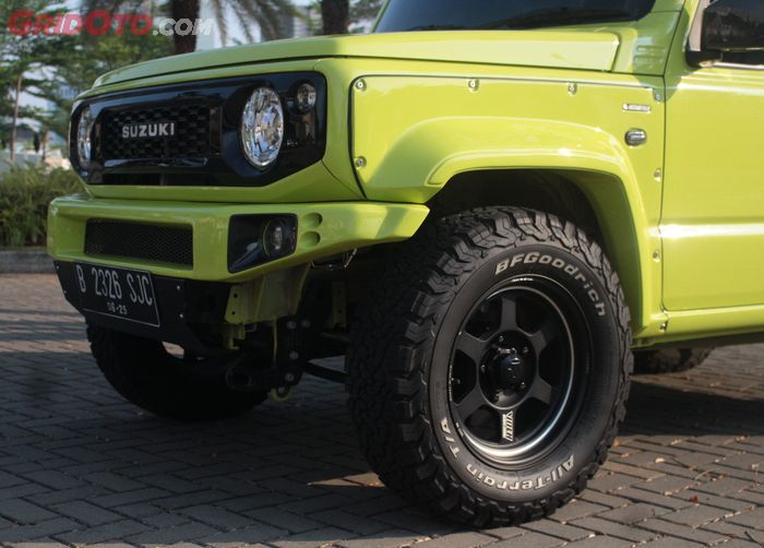 Kaki-kaki Suzuki Jimny rombak total pakai pelek Volks Rays TE37XUL ring 16 dengan ban BFGoodrich