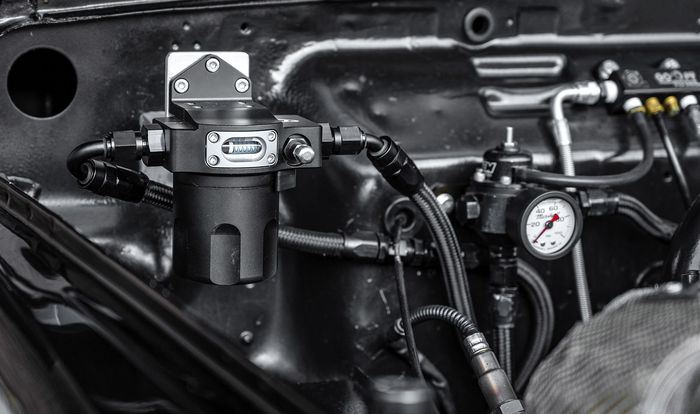 Suplai bahan bakar mesin rotary Suzuki Jimny Samurai juga dioptimalkan