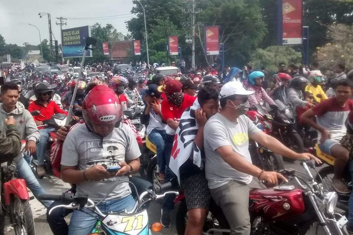 Ratusan pemotor padati pusat Kota Boyolali, Minggu (4/11/2018)