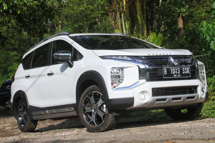 Mitsubishi Xpander, termasuk varian Xpander Cross, menjadi yang terlaris