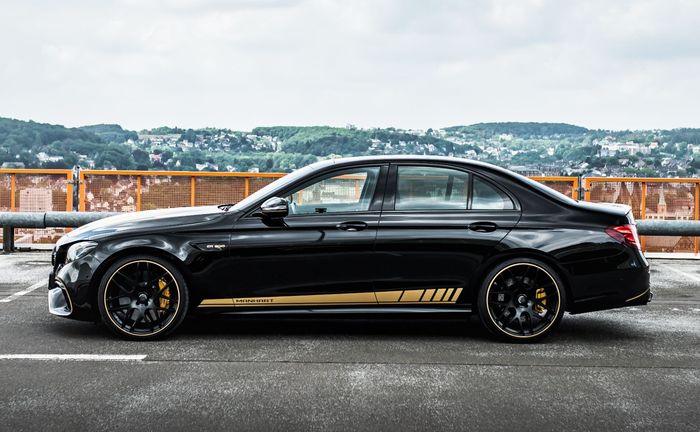 Sektor kaki-kaki Mercedes-AMG E63 S diracik ulang oleh Manhart, Jerman