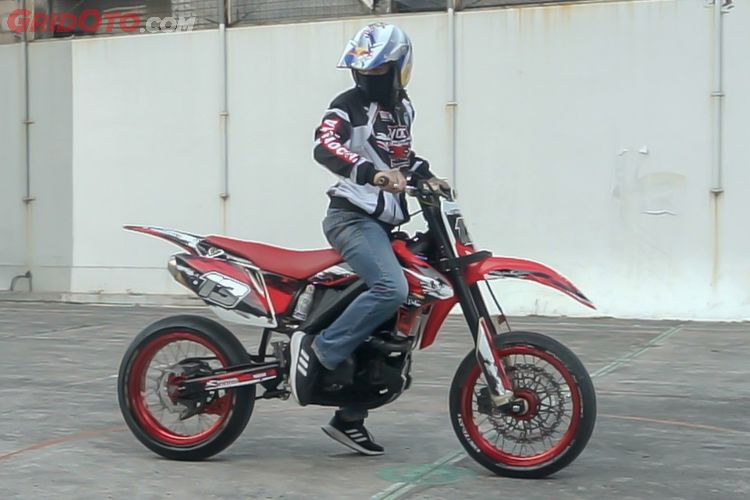 Mau Bikin Motor Trail Jadi Supermoto Jangan Cuma Ganti Pelek Beberapa Komponen Ini Wajib Diperhatikan Semua Halaman Gridoto Com