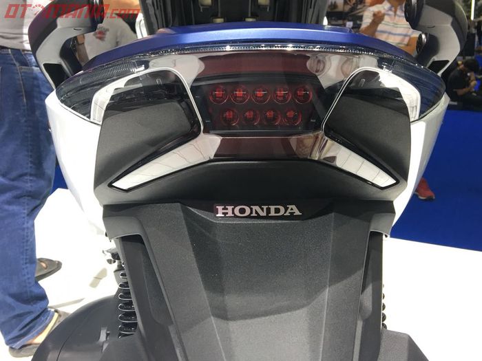 Desain lampu belakang Honda Forza 300
