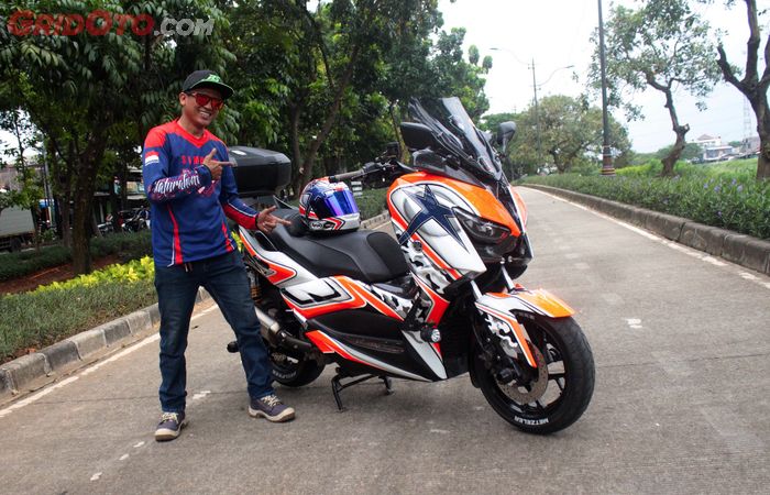 Bro Rush dengan Yamaha XMAX modifikasinya