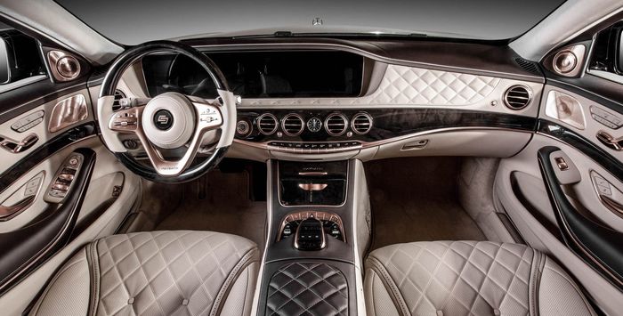 Tampilan kabin bertabur emas