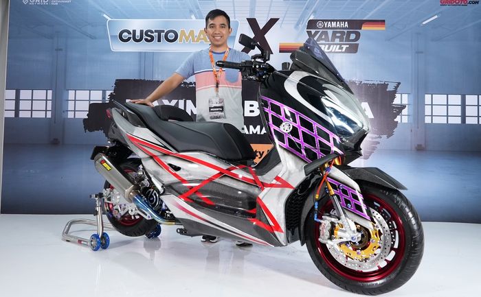 Juara 1 Master Class XMAX Customaxi X Yard Built 2023