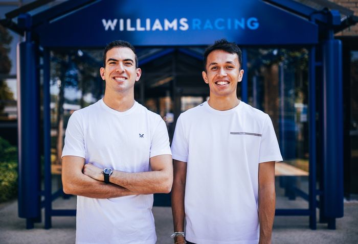 Nicholas Latifi dan Alex Albon menjadi pembalap tim WIlliams untuk musim balap F1 2022