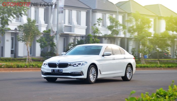 Test Drive BMW 530i Luxury Line