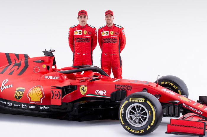 Pembalap tim Ferrari, Sebastian Vettel dan Charles Leclerc dengan mobil F1 2020 yang bernama Ferrari SF1000