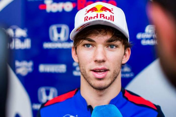 Pierre Gasly resmi menjadi rekan setim Max Verstappen