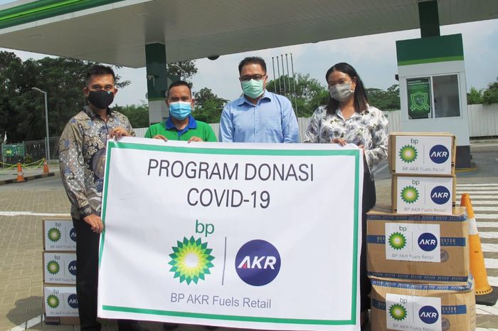BP-AKR memberikan donasi kepada tim medis di beberapa rumah sakit di Indonesia