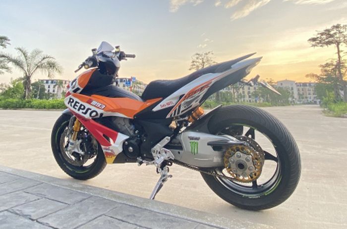 Swing arm copotan moge diaplikasi untuk mengasup pelek Kawasaki H2