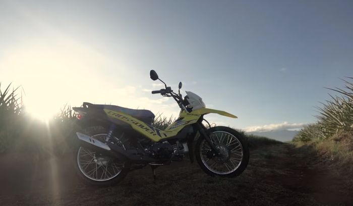 Suzuki Raider J Crossover juga kompatibel untuk melibas meda off-road ringan